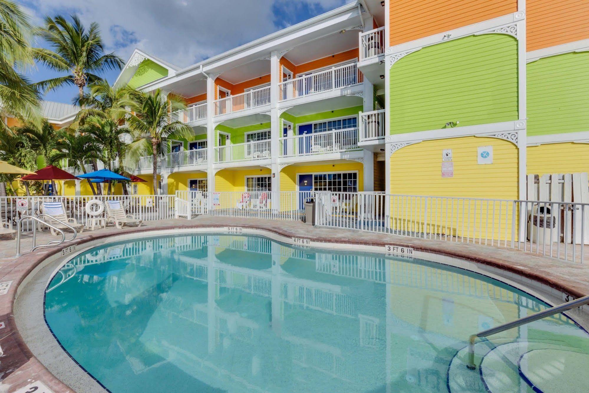 Pierview Hotel And Suites Fort Myers Beach Exterior photo